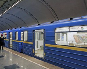 В Киеве возобновили работу метро