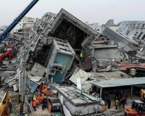 Під час землетрусу загинуло 2,4 тис. людей