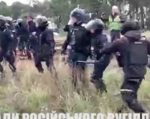 Правоохоронці силою розігнали активістів, які блокували російське вугілля