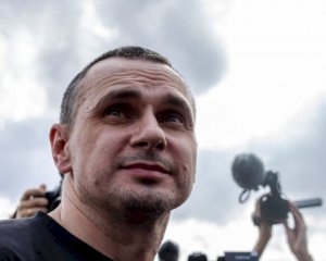 Сенцов объяснил, зачем подписал книгу Шарию