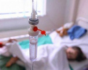 В Киеве госпитализировали школьников, съевших минеральные удобрения