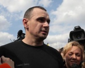 Сенцов прилетів у Німеччину