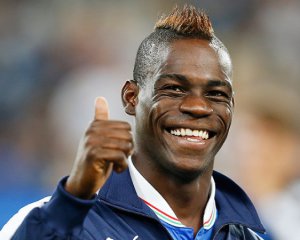 Скандальний форвард  закурив прямо в роздягальні перед матчем