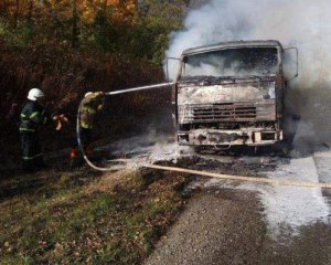 Водій вантажівки згорів у кабіні