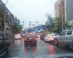 Дожди в Киеве: Назвали шокирующую статистику ДТП