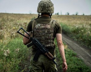 Бойовики обстріляли Золоте, з якого Зеленський планує вивести війська. Загинув один воїн ЗСУ