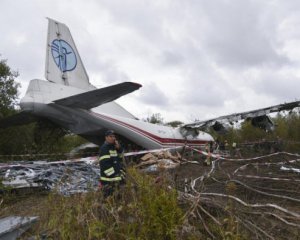 Авиакатастрофа под Львовом: следователи назвали основные версии