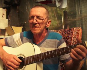 Житель Ялты сочинил песню об Украине