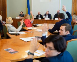 Журналисты из совета при президенте Украины призвали власть отреагировать на действия Мендель