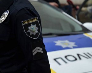 Ґрати зірвали тросом: троє в масках зухвало пограбували ювелірку