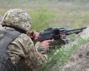 2 бойцов получили ранения в Донбассе