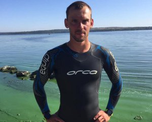 Украинский рекордсмен переплыл Днепр за месяц