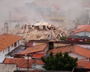 В Бразилії обвалилася багатоповерхівка