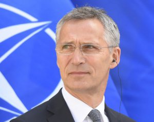 Країни НАТО повинні розширити військову допомогу Україні - Столтенберг