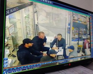 Назвали імена убитого та пораненого біля супермаркету в Харкові