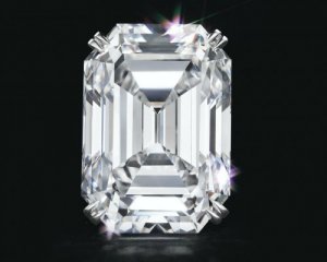 В Японии с витрины исчез бриллиант стоимостью $1,8 млн