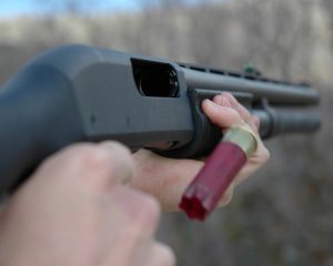 Після весілля чоловік влаштував стрілянину