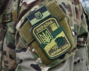 На кладовищі повісився український військовослужбовець