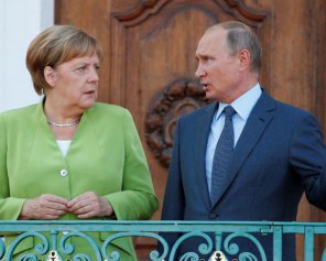 Путін та Меркель обговорили транзит газу Україною