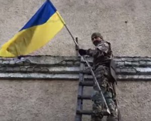 Добровольці, які протестували проти розведення військ, покинули Золоте