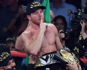 Мексиканець Альварес  нокаутував росіянина Ковальова та став чемпіоном світу з боксу