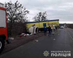 Fiat влетів під вантажівку. У легковику ніхто не вижив