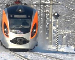На зимние праздники запустят 35 дополнительных поездов