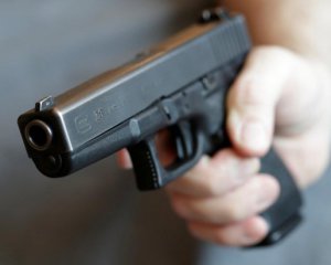 14-річний хлопець відкрив стрілянину в супермаркеті: є поранені