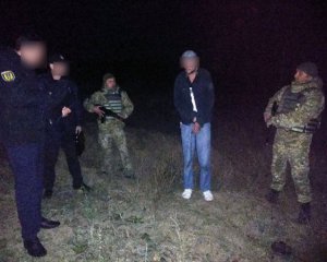 Нарушитель из Молдовы напал с ножом на украинского пограничника