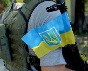 Військові розповіли про обстріл вантажівки бойовиками