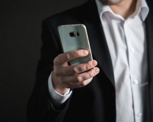 Дубилет анонсировал новые смартфоны для чиновников