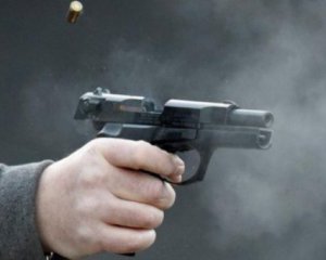 У Києві біля будинку розстріляли чоловіка