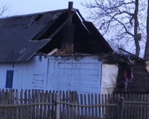 Женщину с шестью детьми подожгли в доме