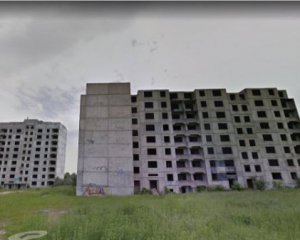 Чоловік впав з восьмого поверху і вижив