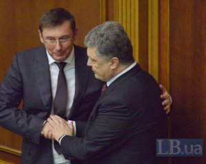 Луценко признался, что отговаривал Порошенко идти на выборы