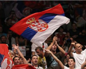 Во время матча с Украиной сербские фанаты выкрикивали лозунги в поддержку России