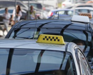 В Україні стане простіше легально таксувати