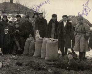 Голых женщин выводили на мороз - с чего начинался Голодомор