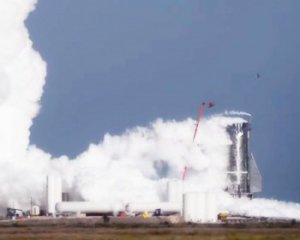 Космічний корабель Маска вибухнув на випробуваннях