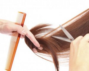Розповіли 5 міфів про догляд за волоссям