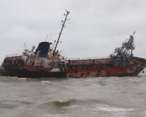 Аварія танкера: вміст нафтопродуктів у морі біля Одеси перевищив допустимий у 90 разів