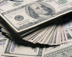 Назвали курс доллара к концу недели