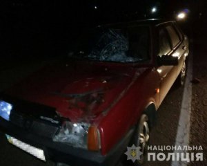 Кидало дорогою: 45-річного чоловіка переїхали кілька авто