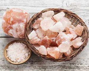 Диетологи развеяли мифы о гималайской соли