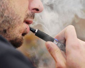 Британские ученые настаивают на смягчении предупреждающих надписей на электронных сигаретах