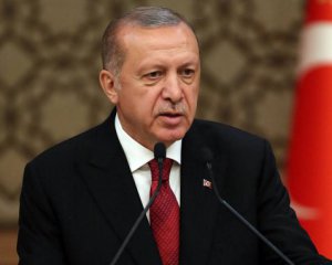 Ердоган жорстко відповів Макрону на критику НАТО