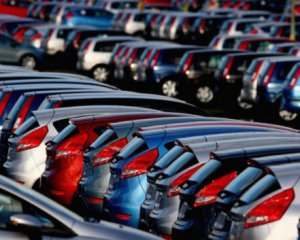 Скільки нових автомобілів купили українці в листопаді