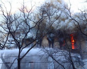 Пожежа в Одеському коледжі: знайшли перше тіло