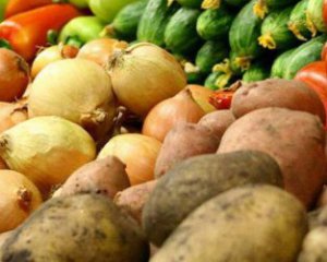 Картопля дешевшає, цибуля - дорожчає: що відбувається з цінами на овочі