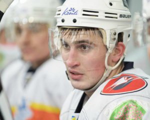 Украинские хоккеисты устроили массовую драку